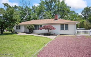 2025 Lesser Parkway, Oakhurst, NJ 07755