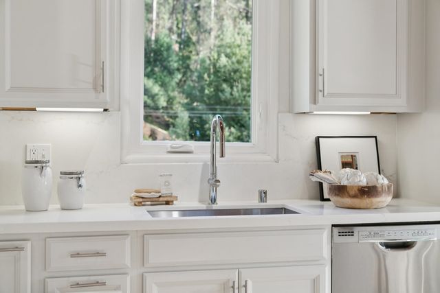 6308 6308 Heather Ridge, Oakland, CA 94611