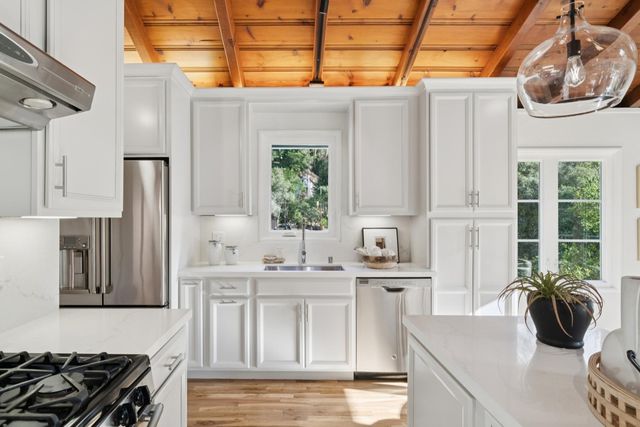 6308 6308 Heather Ridge, Oakland, CA 94611