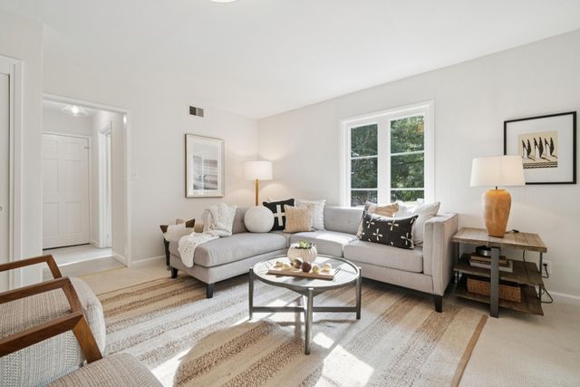 6308 6308 Heather Ridge, Oakland, CA 94611