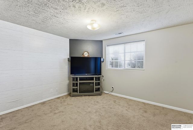 11710 S 209th Avenue, Gretna, NE 68028