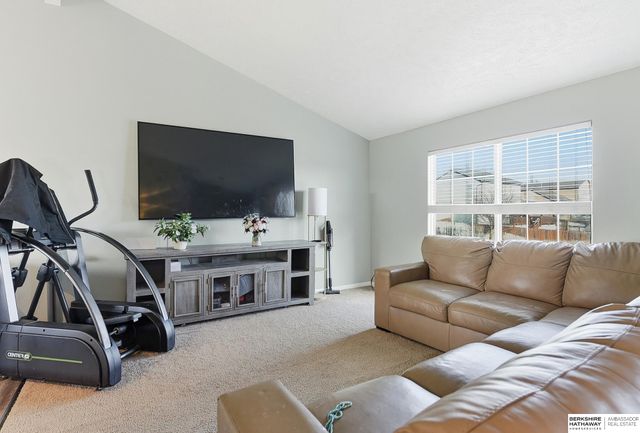 11710 S 209th Avenue, Gretna, NE 68028