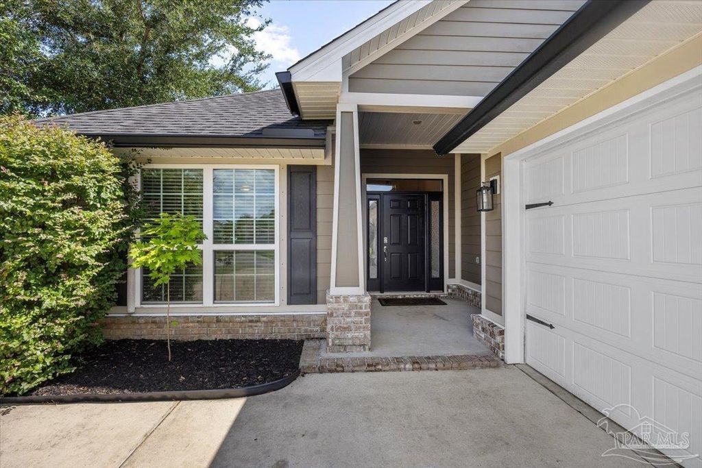 7365 Farmers Rd, Pensacola, FL 32526