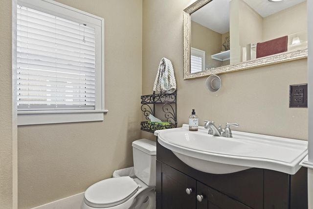 922 W BROADWAY, Columbia, MO 65203