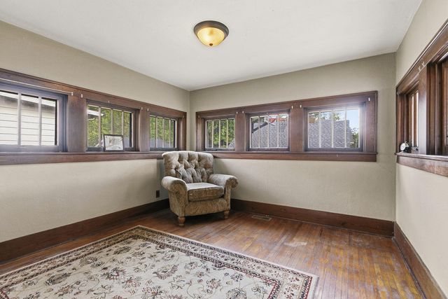 922 W BROADWAY, Columbia, MO 65203