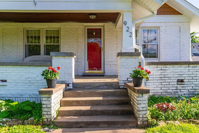 922 W BROADWAY, Columbia, MO 65203
