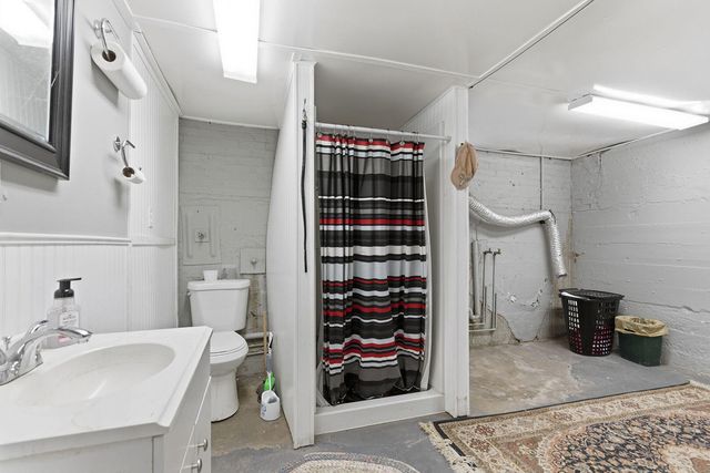 922 W BROADWAY, Columbia, MO 65203