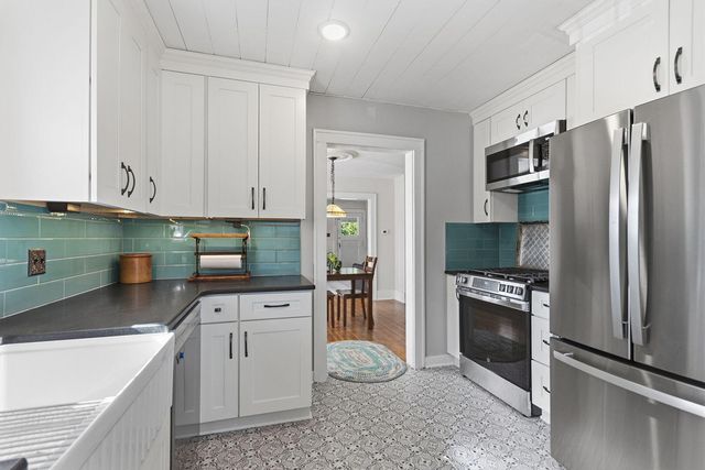 922 W BROADWAY, Columbia, MO 65203