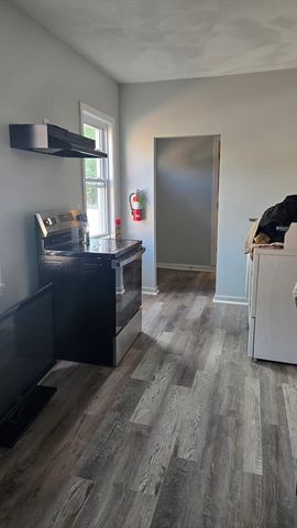 651 Washington St, Canton, MA 02021