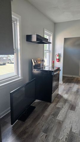 651 Washington St, Canton, MA 02021