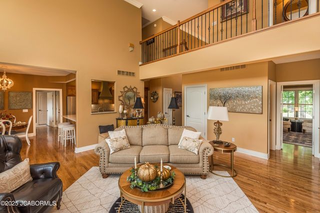 105 SUMMERHILL DRIVE, Jefferson City, MO 65109