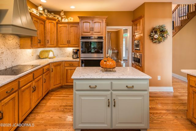 105 SUMMERHILL DRIVE, Jefferson City, MO 65109