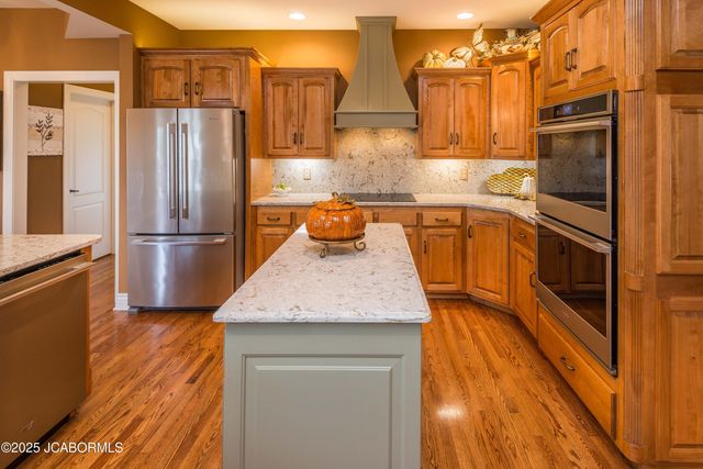 105 SUMMERHILL DRIVE, Jefferson City, MO 65109