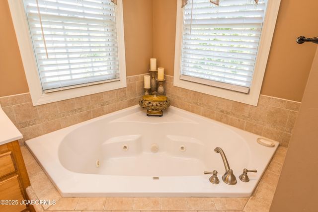 105 SUMMERHILL DRIVE, Jefferson City, MO 65109