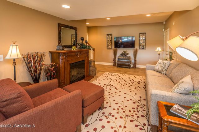 105 SUMMERHILL DRIVE, Jefferson City, MO 65109