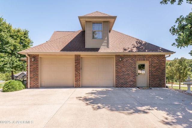 105 SUMMERHILL DRIVE, Jefferson City, MO 65109