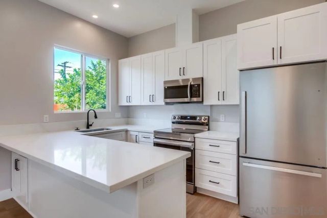 752 W 9th Avenue, Escondido, CA 92025