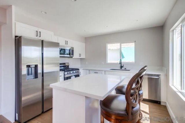 752 W 9th Avenue, Escondido, CA 92025