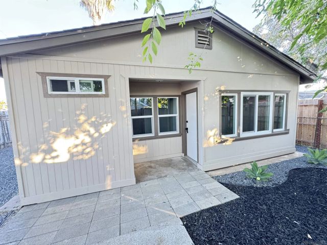 752 W 9th Avenue, Escondido, CA 92025