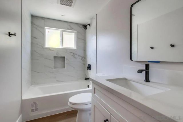 752 W 9th Avenue, Escondido, CA 92025