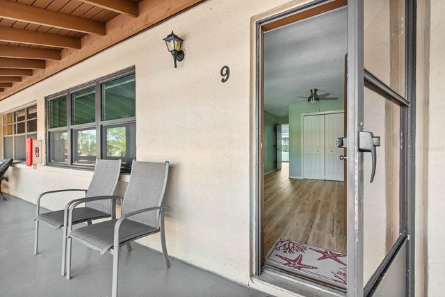 9 QUAILS RUN BOULEVARD 9, Englewood, FL 34223