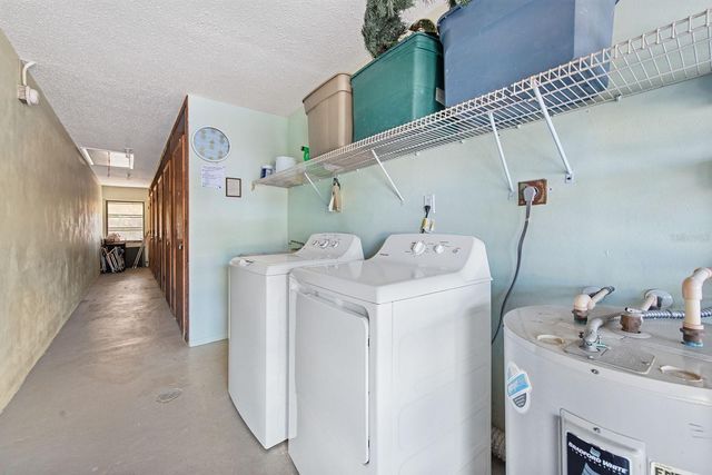 9 QUAILS RUN BOULEVARD 9, Englewood, FL 34223