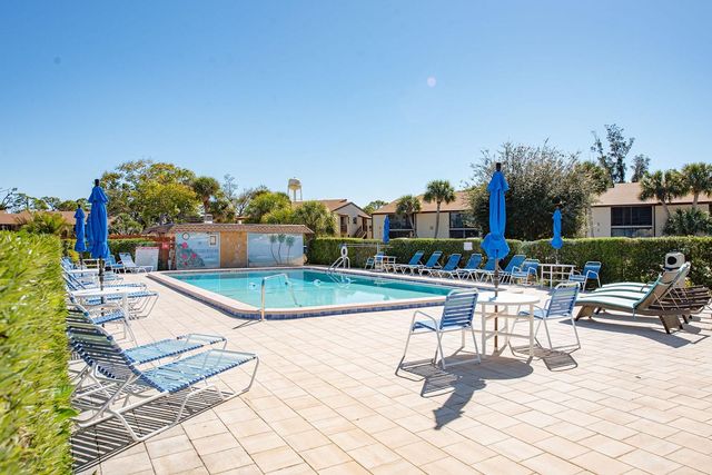 9 QUAILS RUN BOULEVARD 9, Englewood, FL 34223