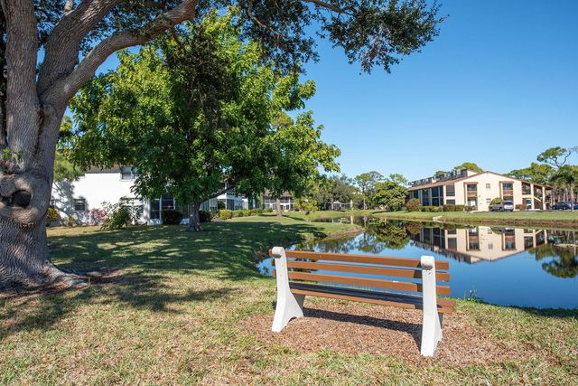 9 QUAILS RUN BOULEVARD 9, Englewood, FL 34223