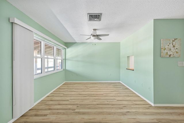 9 QUAILS RUN BOULEVARD 9, Englewood, FL 34223