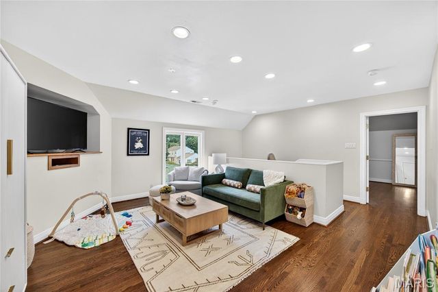 627 Norfolk Drive, Kirkwood, MO 63122