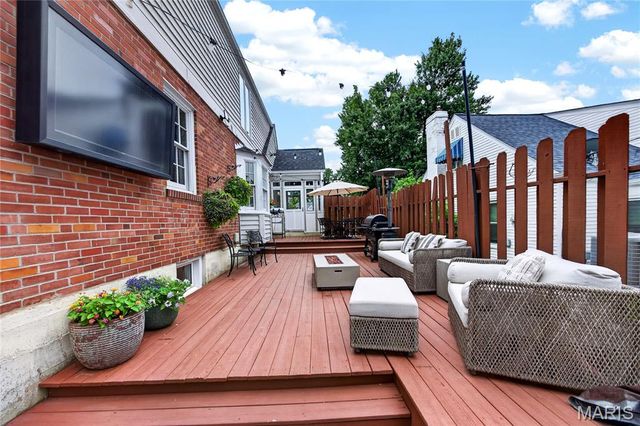 627 Norfolk Drive, Kirkwood, MO 63122