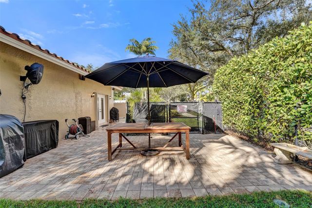 11300 Knot Way, Cooper City, FL 33026