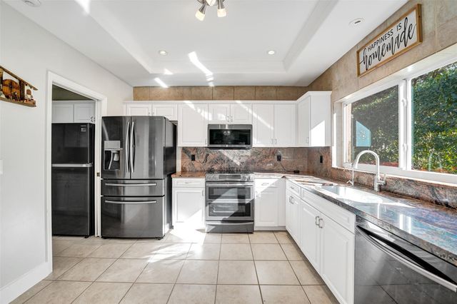 11300 Knot Way, Cooper City, FL 33026