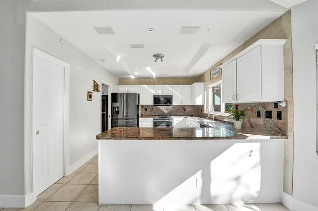 11300 Knot Way, Cooper City, FL 33026