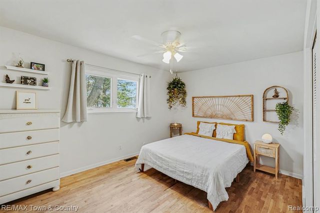 527 Spring Lane, Flushing, MI 48433
