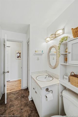 527 Spring Lane, Flushing, MI 48433