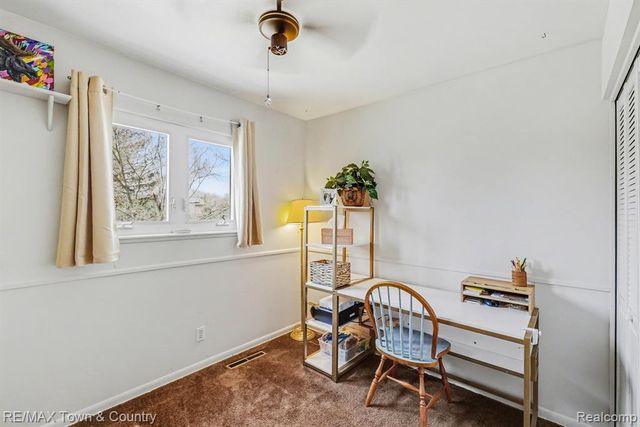527 Spring Lane, Flushing, MI 48433
