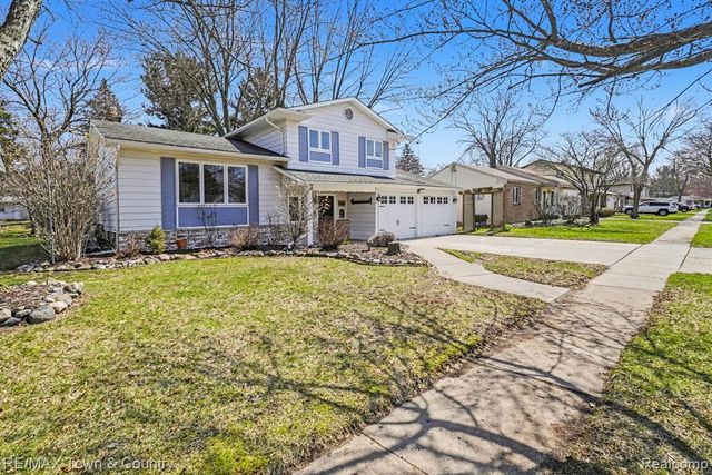 527 Spring Lane, Flushing, MI 48433
