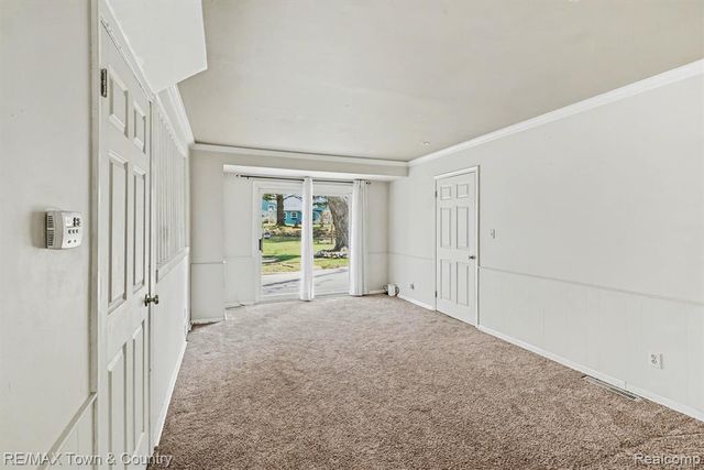 527 Spring Lane, Flushing, MI 48433