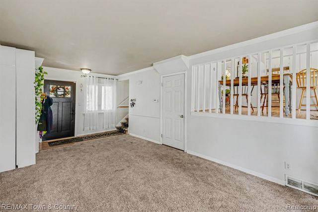 527 Spring Lane, Flushing, MI 48433
