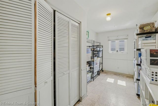 527 Spring Lane, Flushing, MI 48433