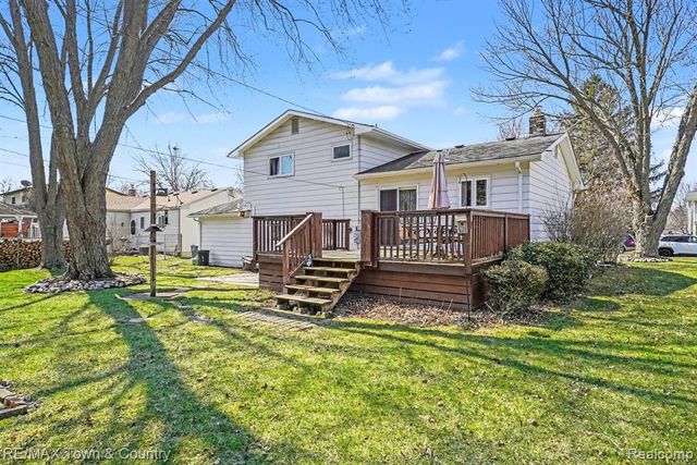 527 Spring Lane, Flushing, MI 48433