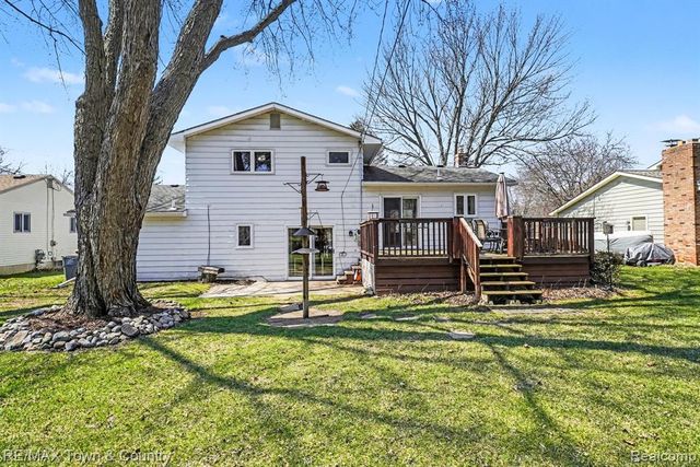 527 Spring Lane, Flushing, MI 48433