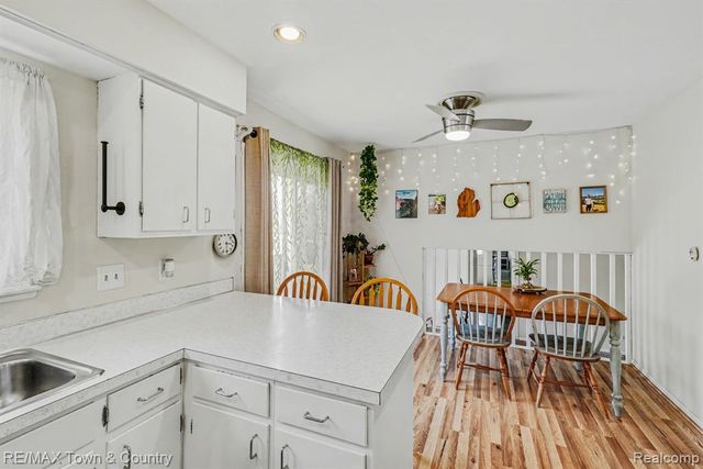 527 Spring Lane, Flushing, MI 48433