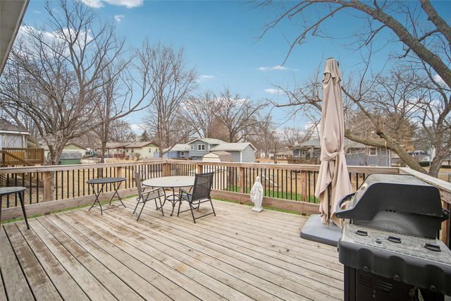 213 34th Court, West Des Moines, IA 50265