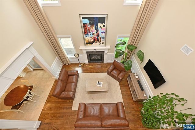 106 Arnot Place, Paramus, NJ 07652