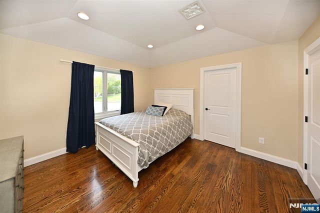 106 Arnot Place, Paramus, NJ 07652