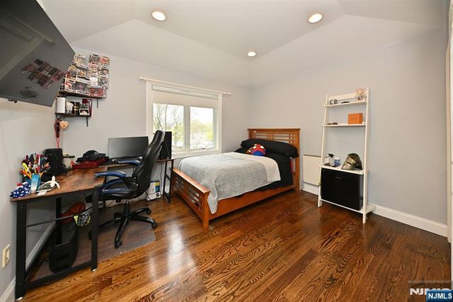 106 Arnot Place, Paramus, NJ 07652