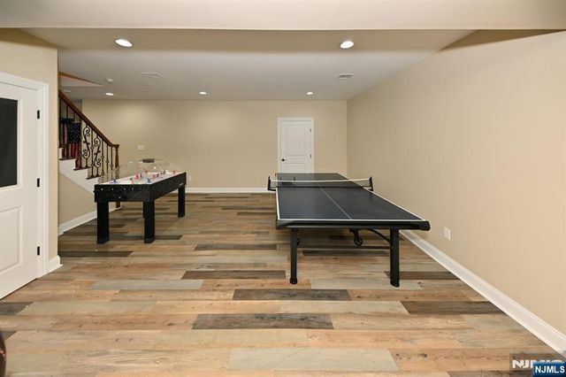106 Arnot Place, Paramus, NJ 07652