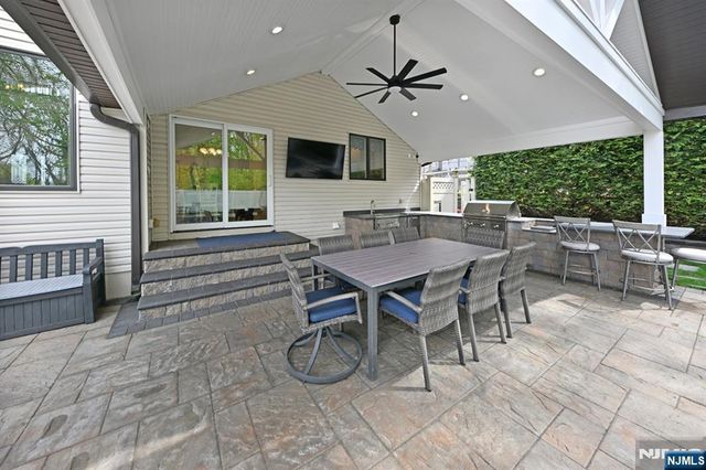 106 Arnot Place, Paramus, NJ 07652